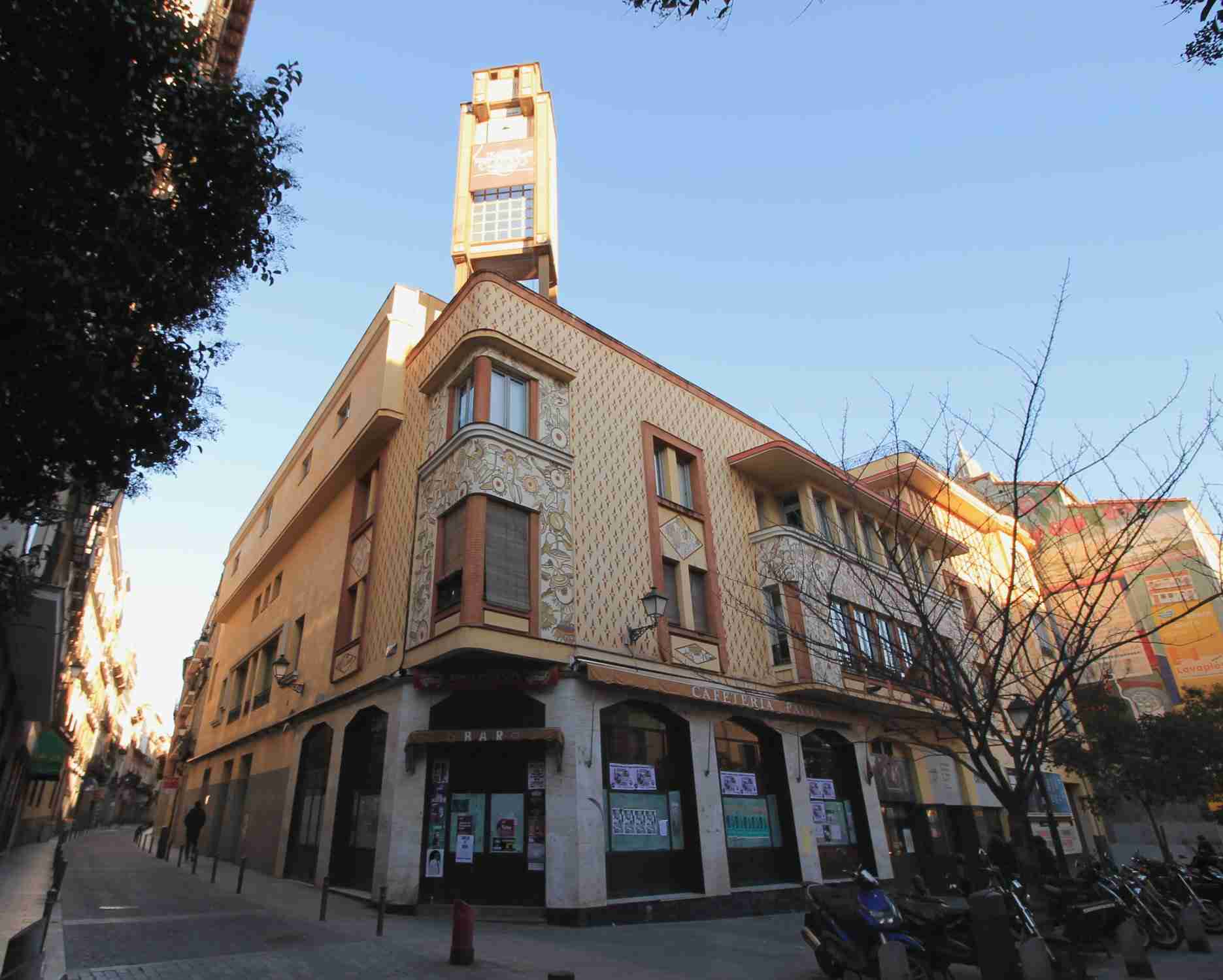 TEATRO PAVON (a theater), at 9 Calle de Embajadores (street) in Centro district in Madrid (Spain). Building from 1925. Lens: Canon EF-S 10-18mm F4.5-5.6 IS STM.